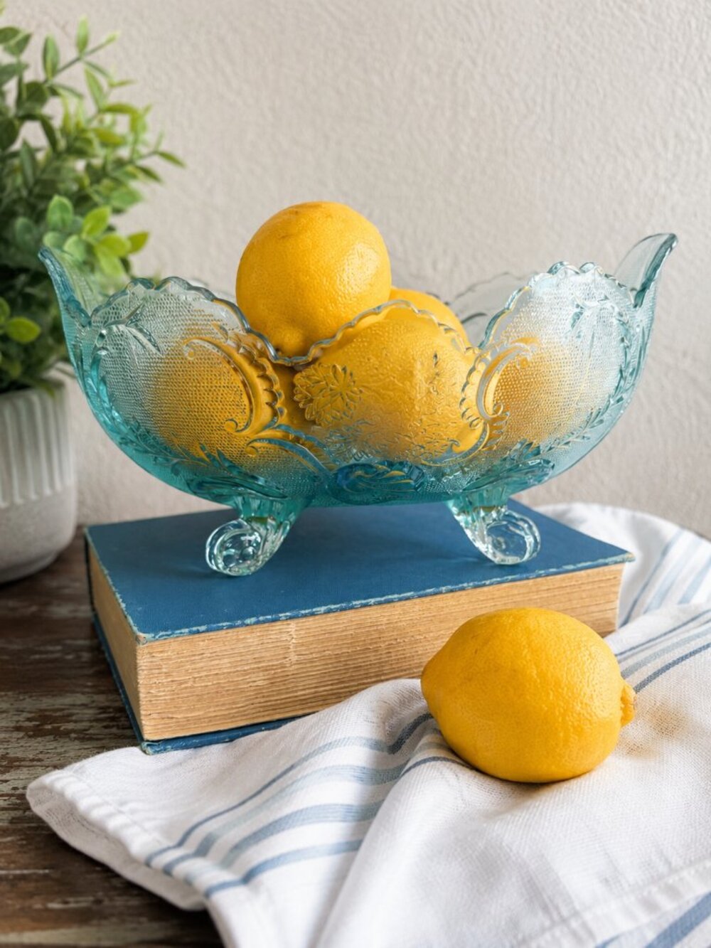 Vintage Jeannette Glass Lombardi Footed Fruit Bowl